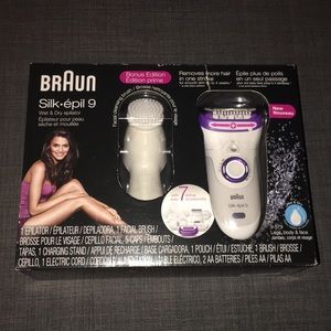 New Braun Silk Epil 9 w/ Facial Cleansing Brush.